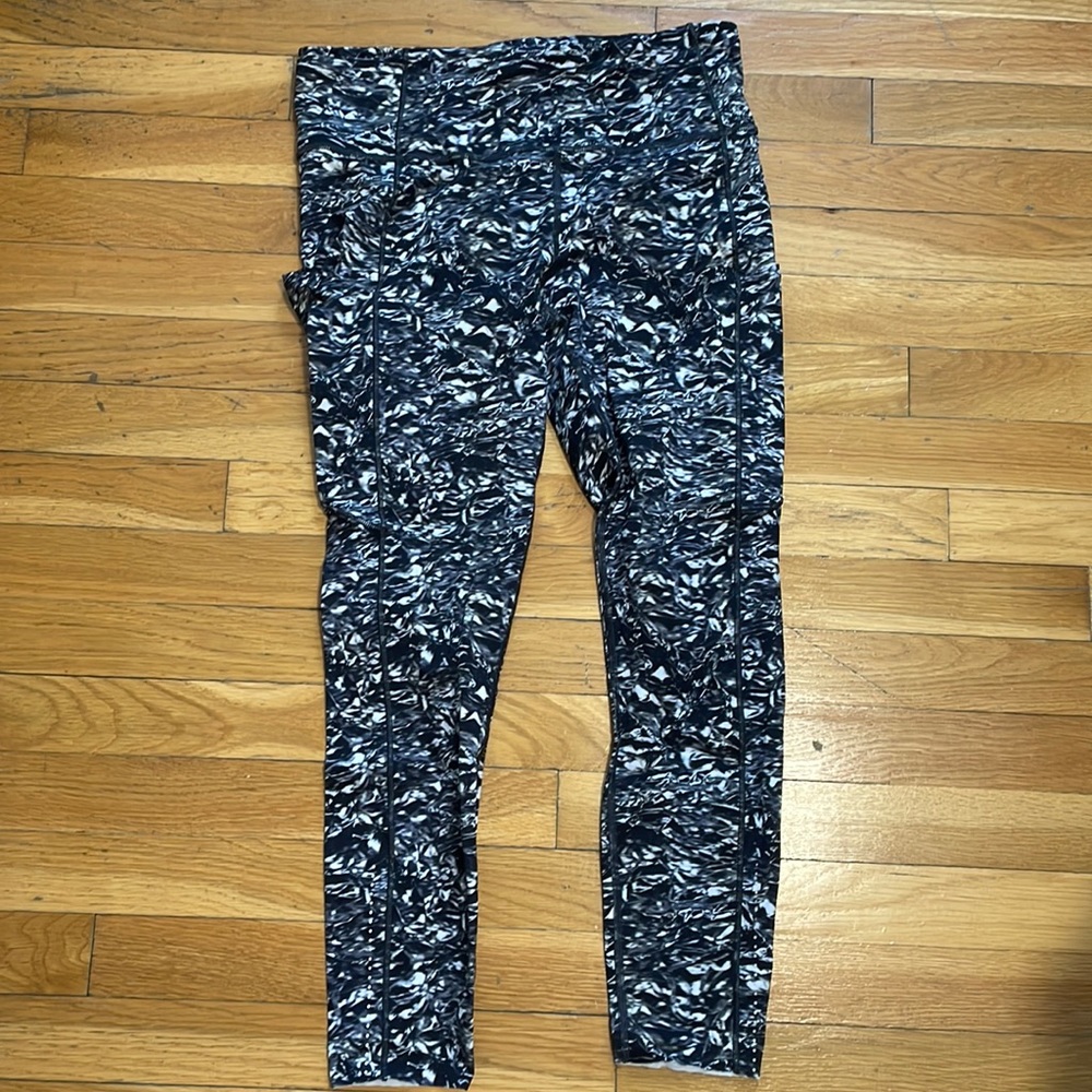 Lululemon leggings with pockets